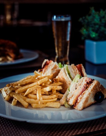 Club Sandwich & Classic Chips